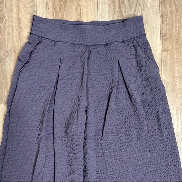 Lululemon Can You Feel The Pleat Crop in Moonwalk - Picture 8 of 15